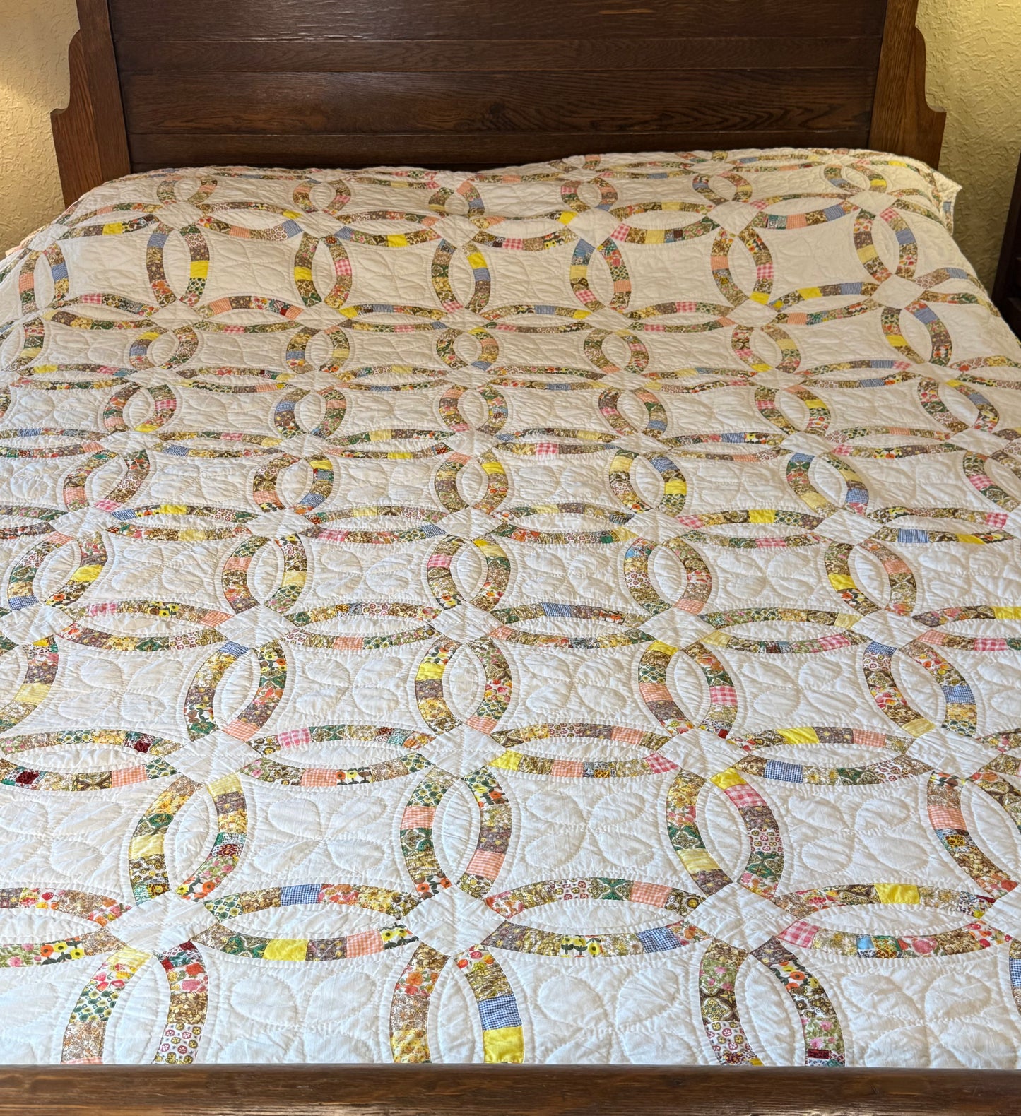 Small Scale Double Wedding Ring Quilt