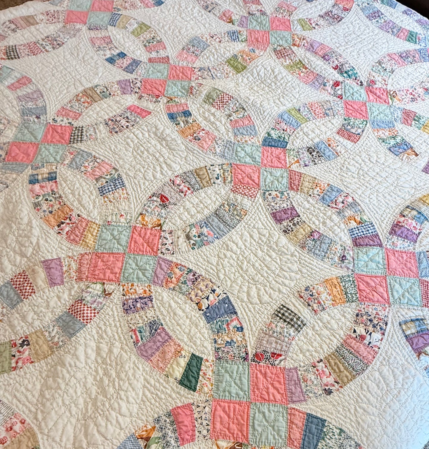 Detailed Double Wedding Ring Quilt