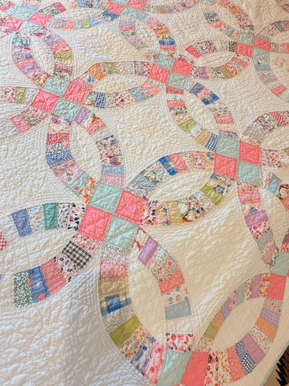 Detailed Double Wedding Ring Quilt