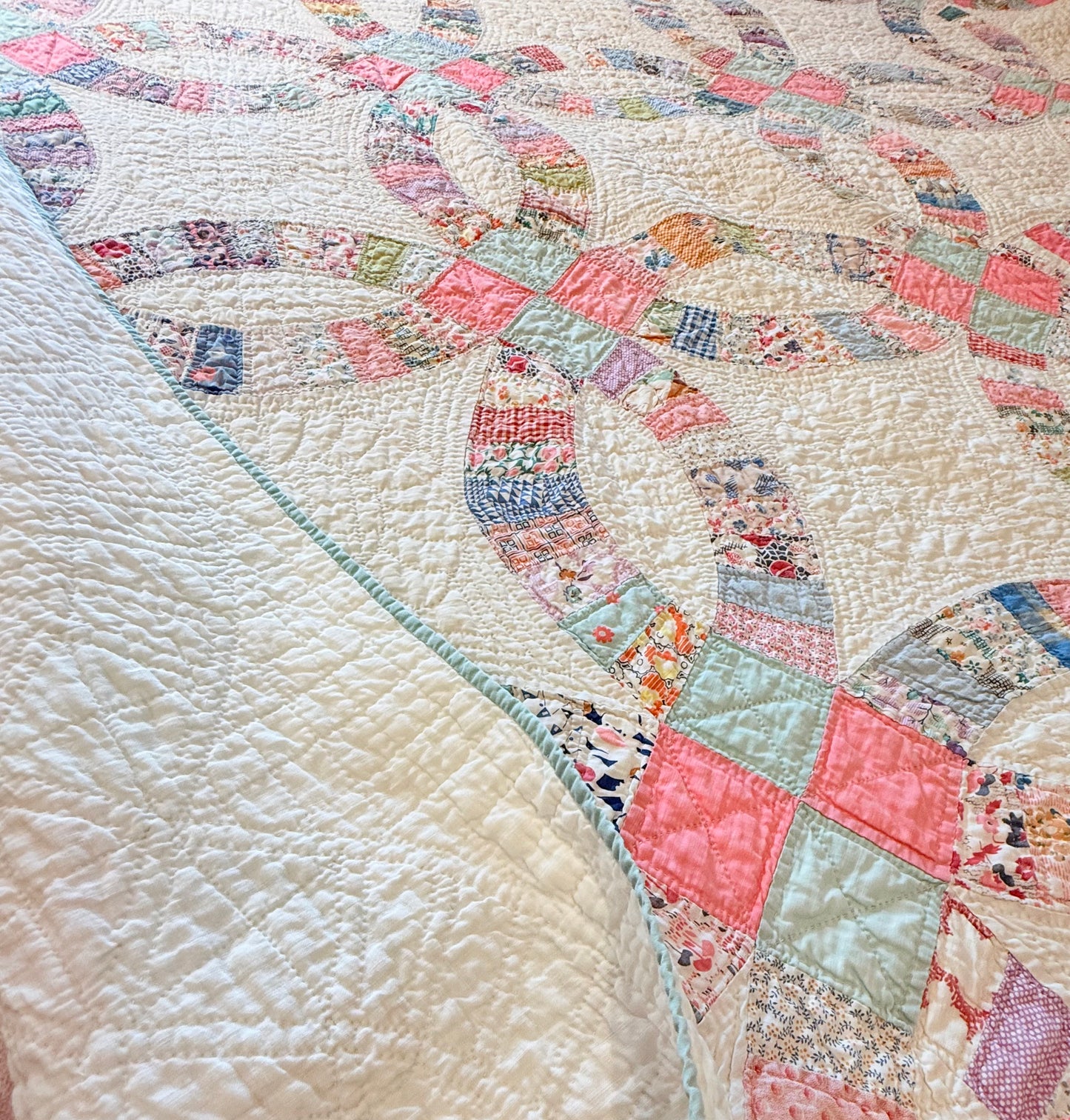 Detailed Double Wedding Ring Quilt