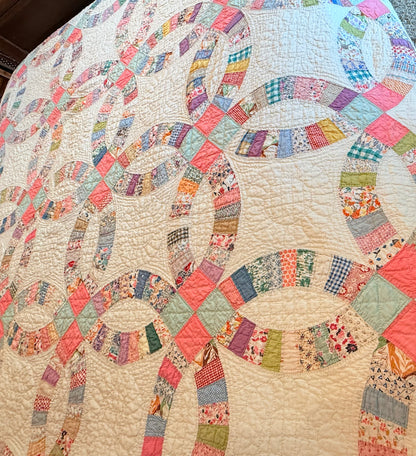Detailed Double Wedding Ring Quilt