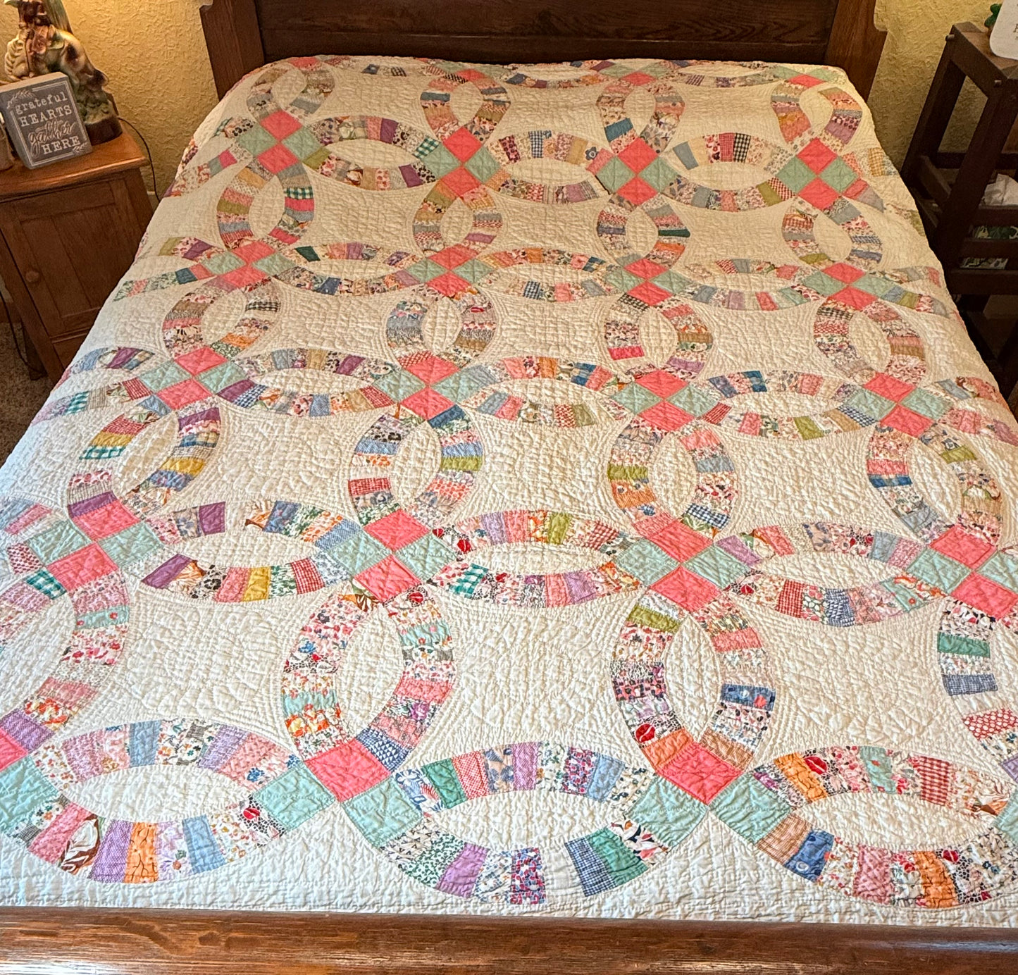 Detailed Double Wedding Ring Quilt