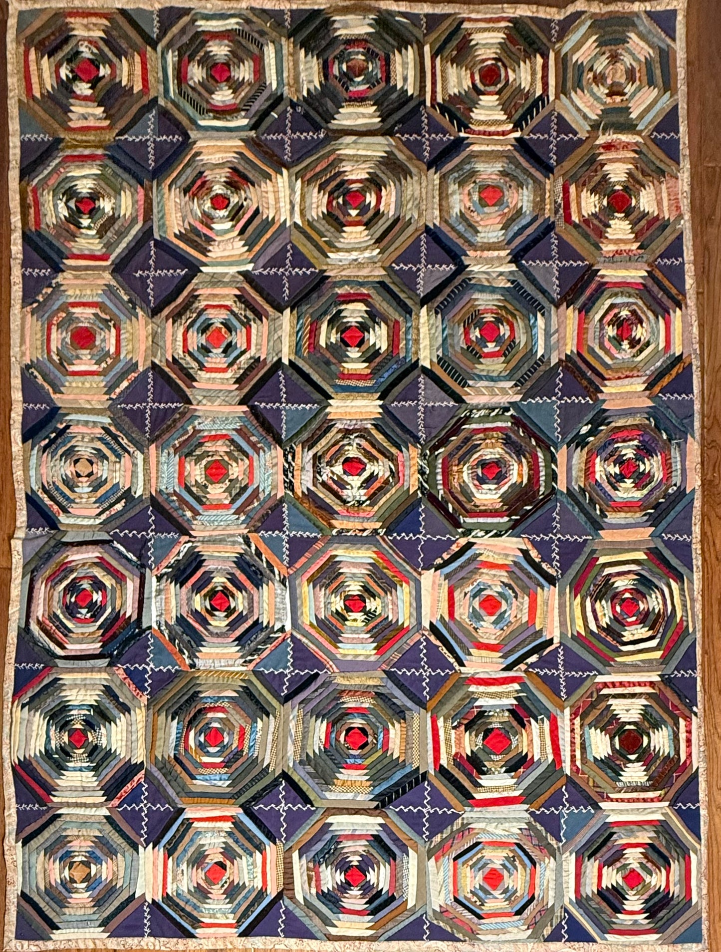 Graphic Pineapple Log Cabin Quilt