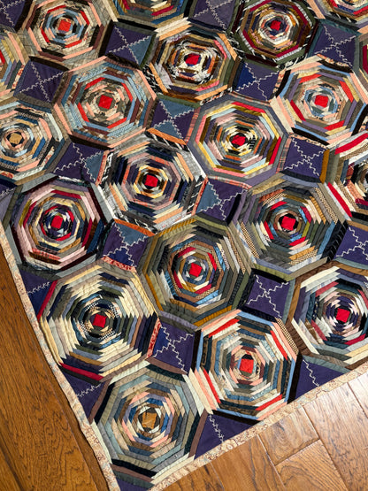 Graphic Pineapple Log Cabin Quilt