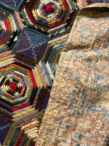 Graphic Pineapple Log Cabin Quilt