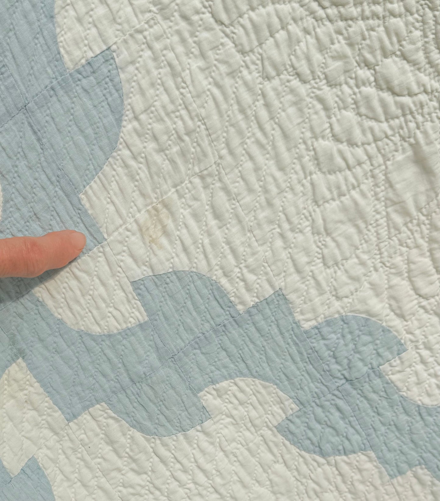Comfy Drunkards Path Blue White Quilt