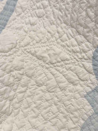 Comfy Drunkards Path Blue White Quilt