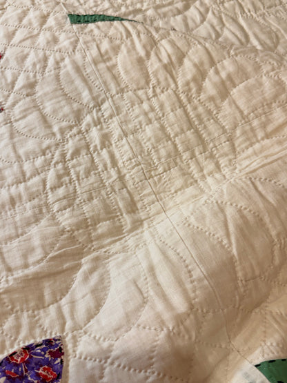 Happy Appliqué Daisy Quilt