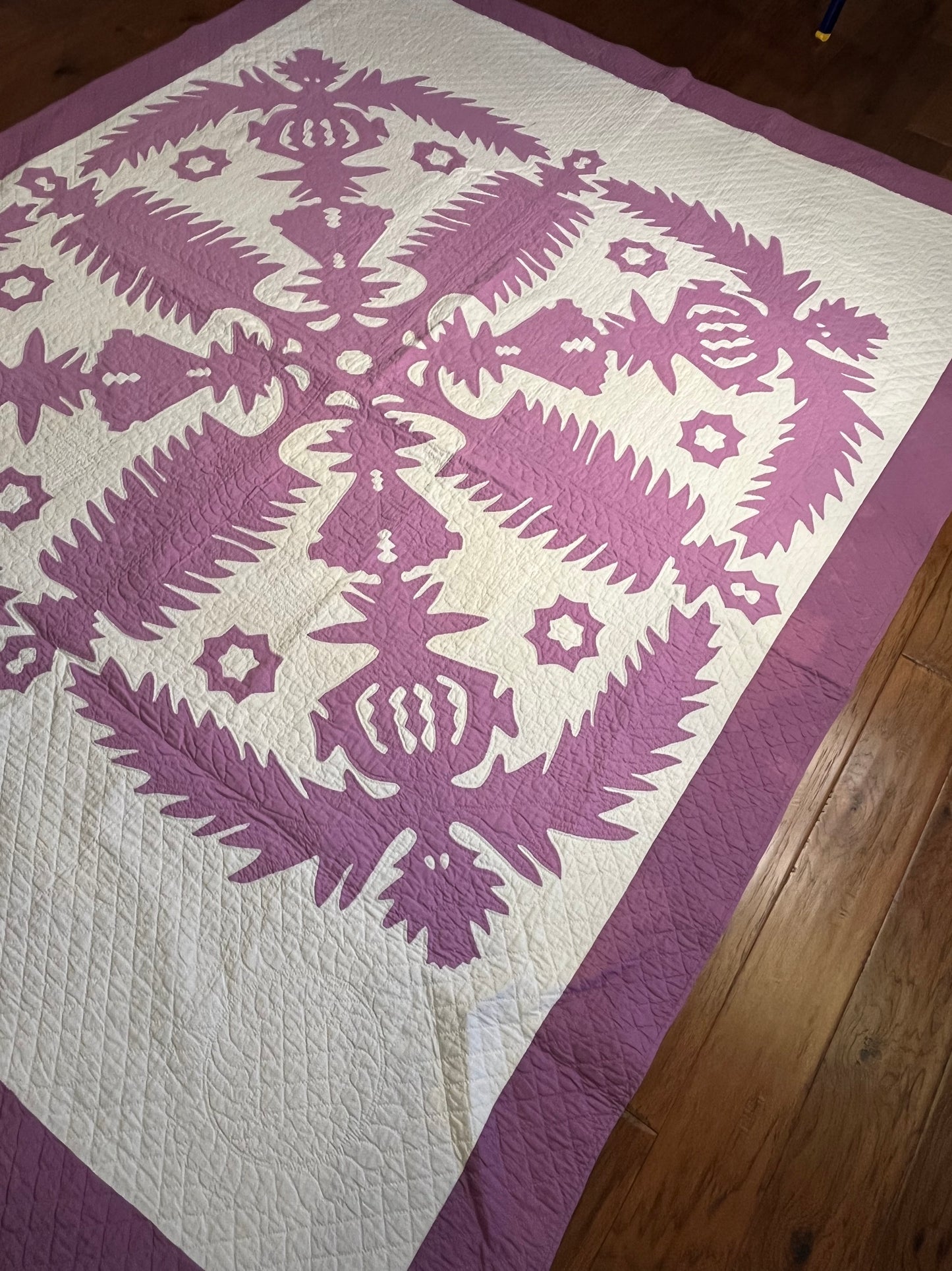 Hawaiian Crowns and Lehua Quilt