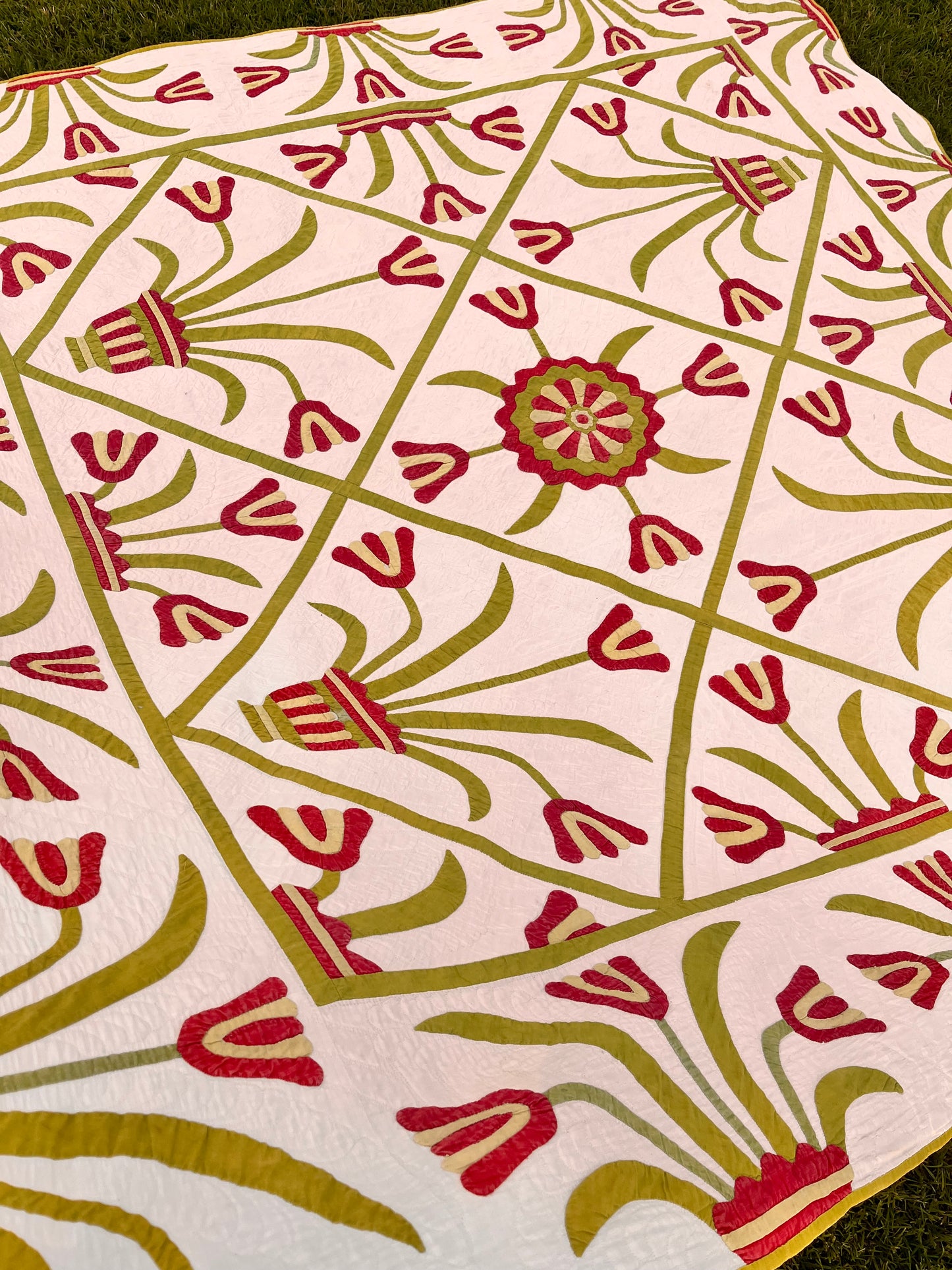 Egyptian Pot of Flowers with Medallion Center Quilt