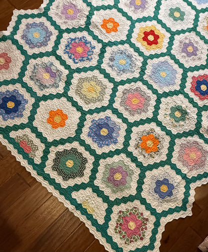 Grannies Flower Garden Quilt With Path