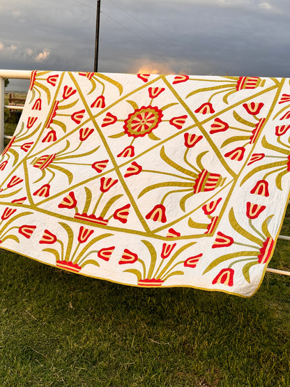 Egyptian Pot of Flowers with Medallion Center Quilt