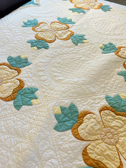 Fine Ohio Rose Quilt in Yellows