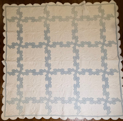 Comfy Drunkards Path Blue White Quilt