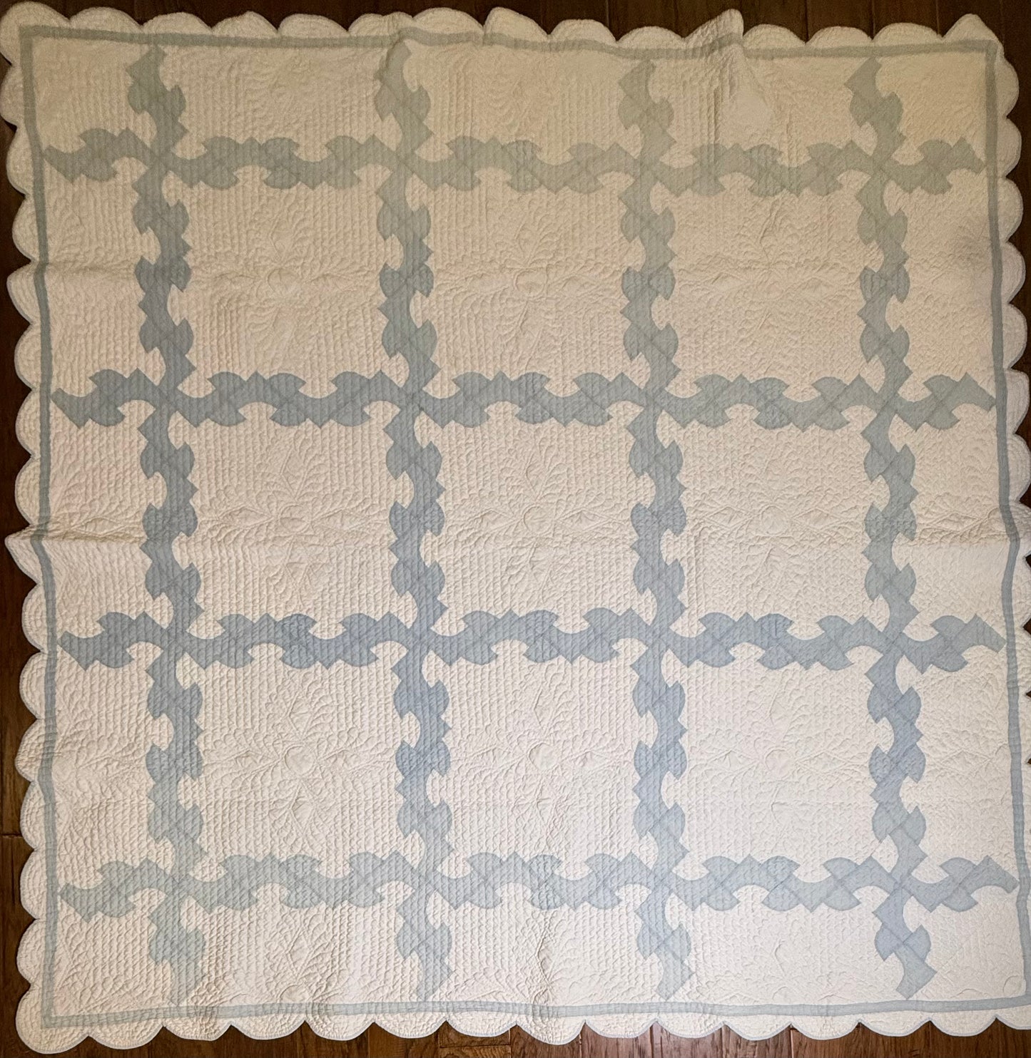 Comfy Drunkards Path Blue White Quilt
