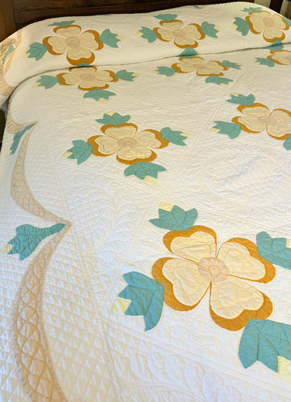 Fine Ohio Rose Quilt in Yellows