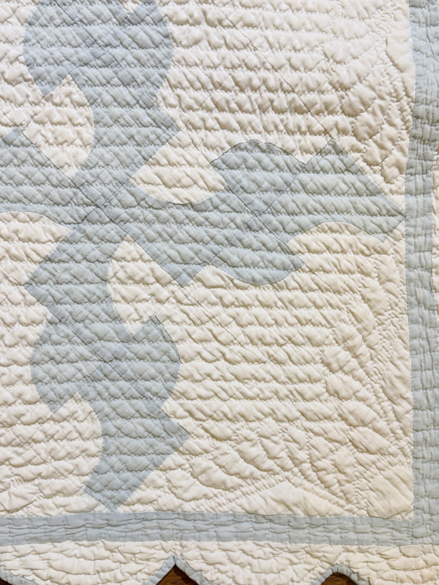 Comfy Drunkards Path Blue White Quilt