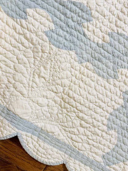 Comfy Drunkards Path Blue White Quilt