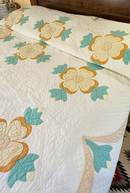 Fine Ohio Rose Quilt in Yellows