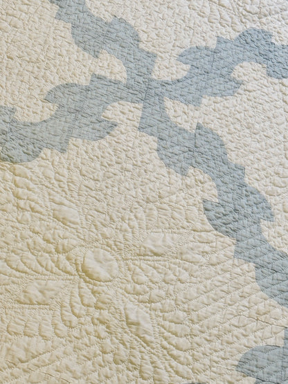 Comfy Drunkards Path Blue White Quilt