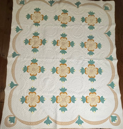 Fine Ohio Rose Quilt in Yellows