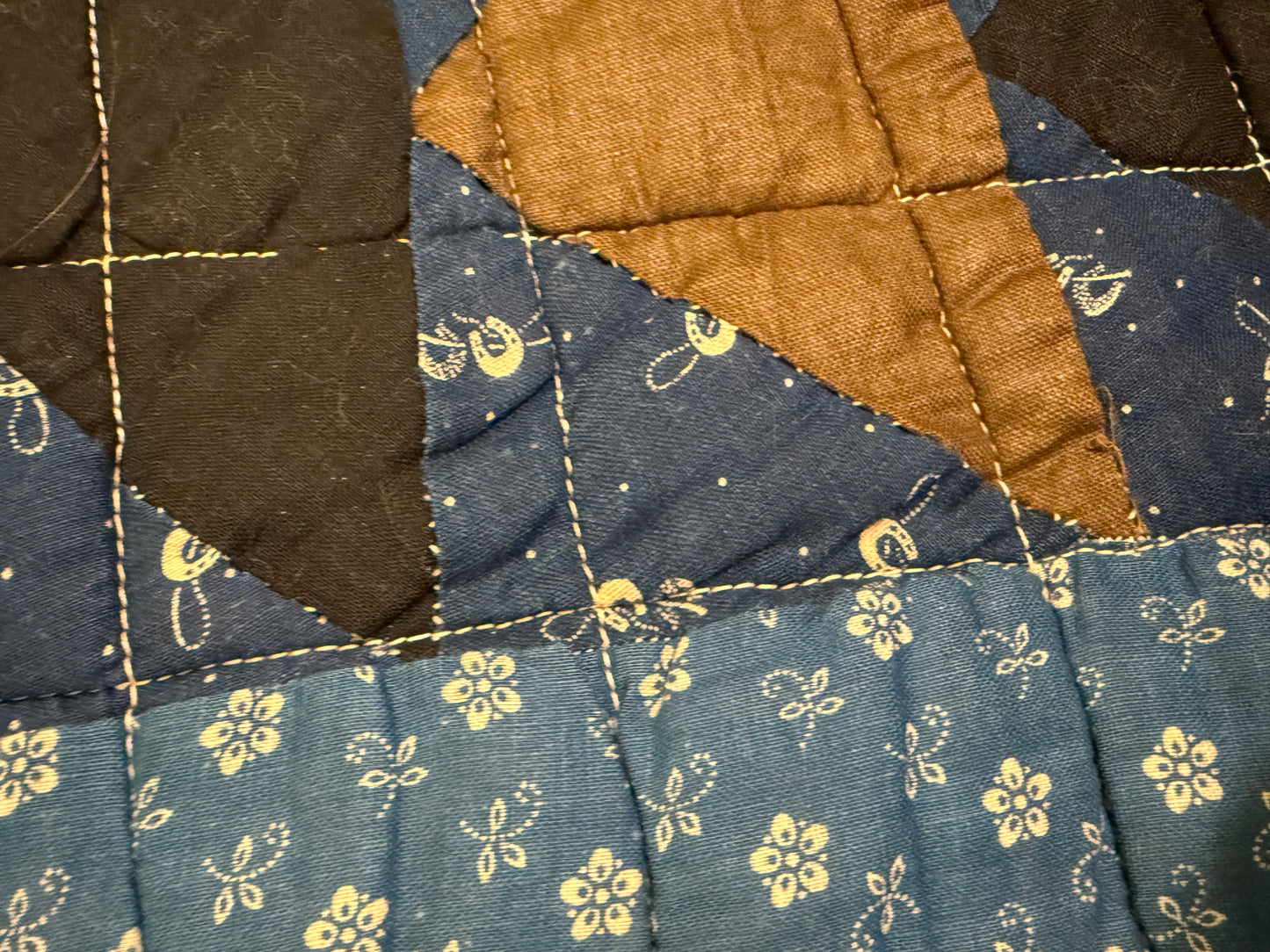 Outstanding Flying Geese Antique Quilt