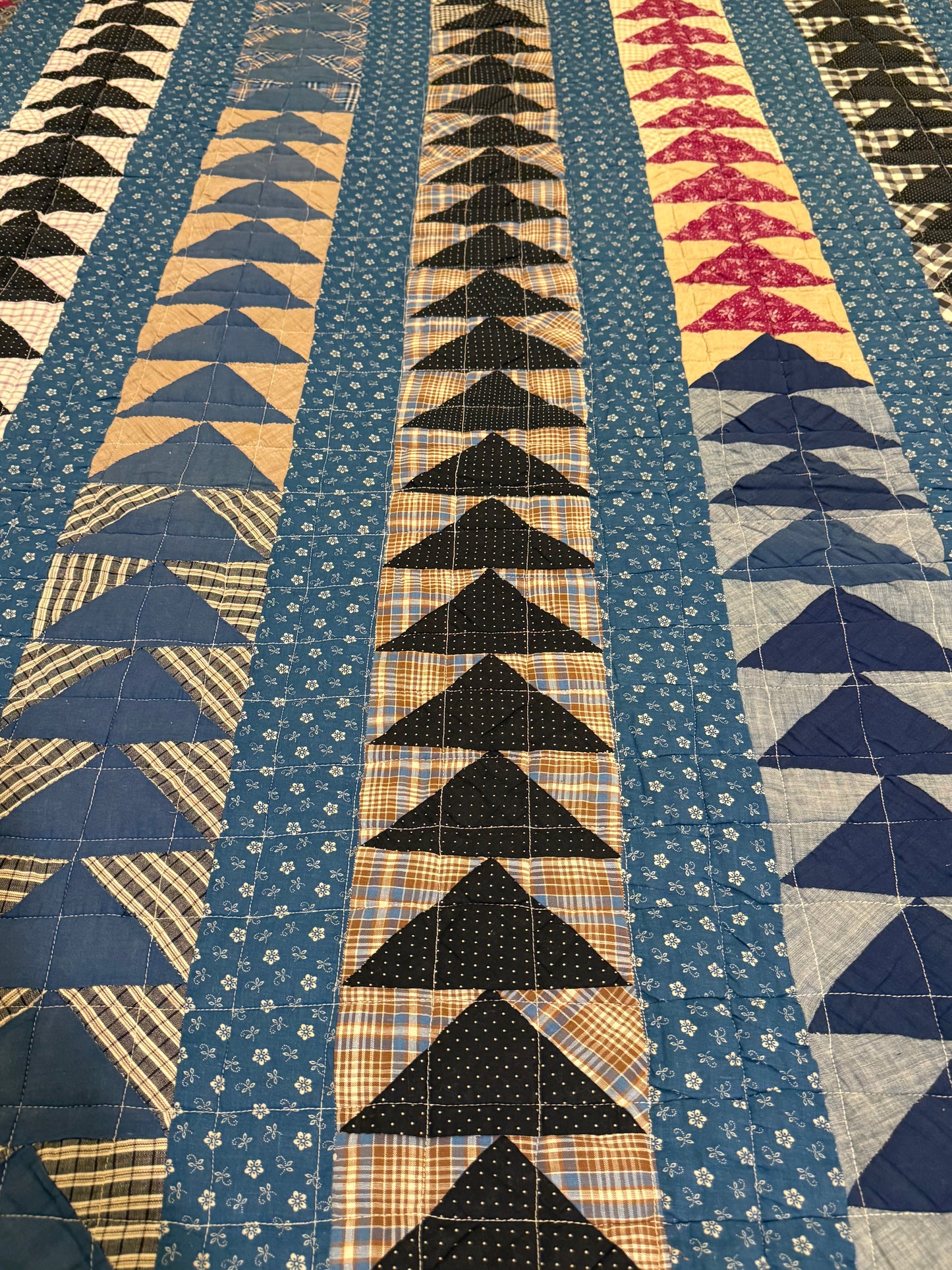 Outstanding Flying Geese Antique Quilt