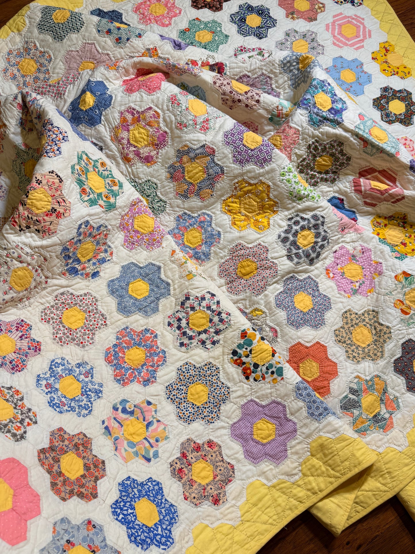 Outstanding Mosaic Flower Garden Quilt