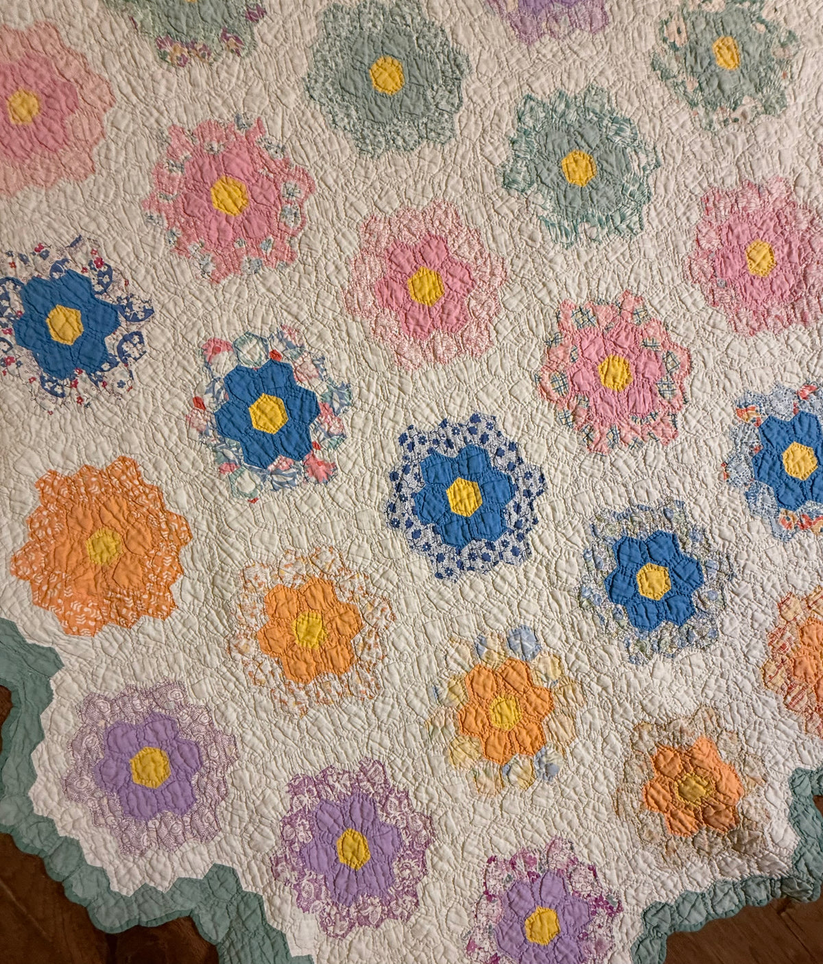Colorful Grannies Flower Garden Quilt