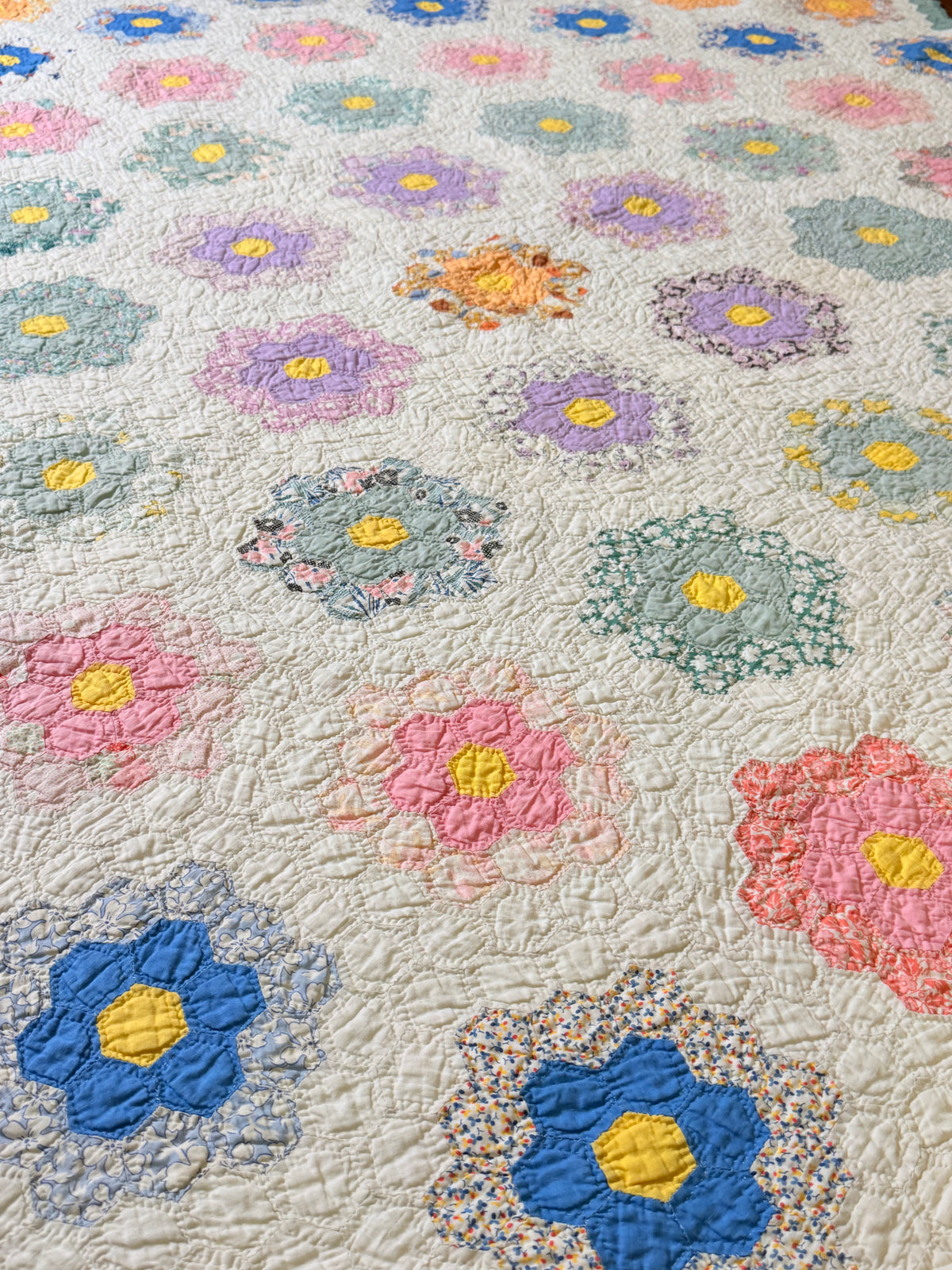 Colorful Grannies Flower Garden Quilt