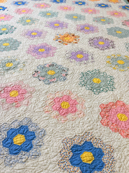 Colorful Grannies Flower Garden Quilt