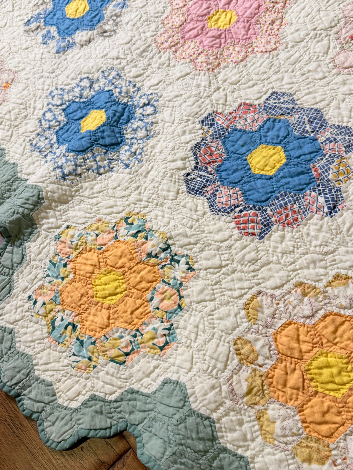 Colorful Grannies Flower Garden Quilt