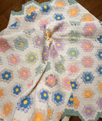 Colorful Grannies Flower Garden Quilt