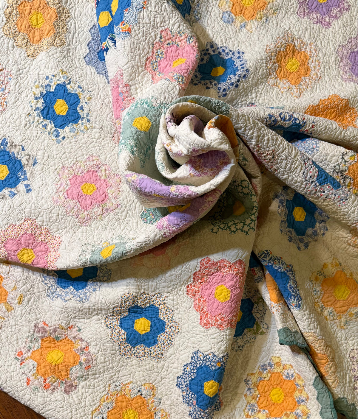 Colorful Grannies Flower Garden Quilt