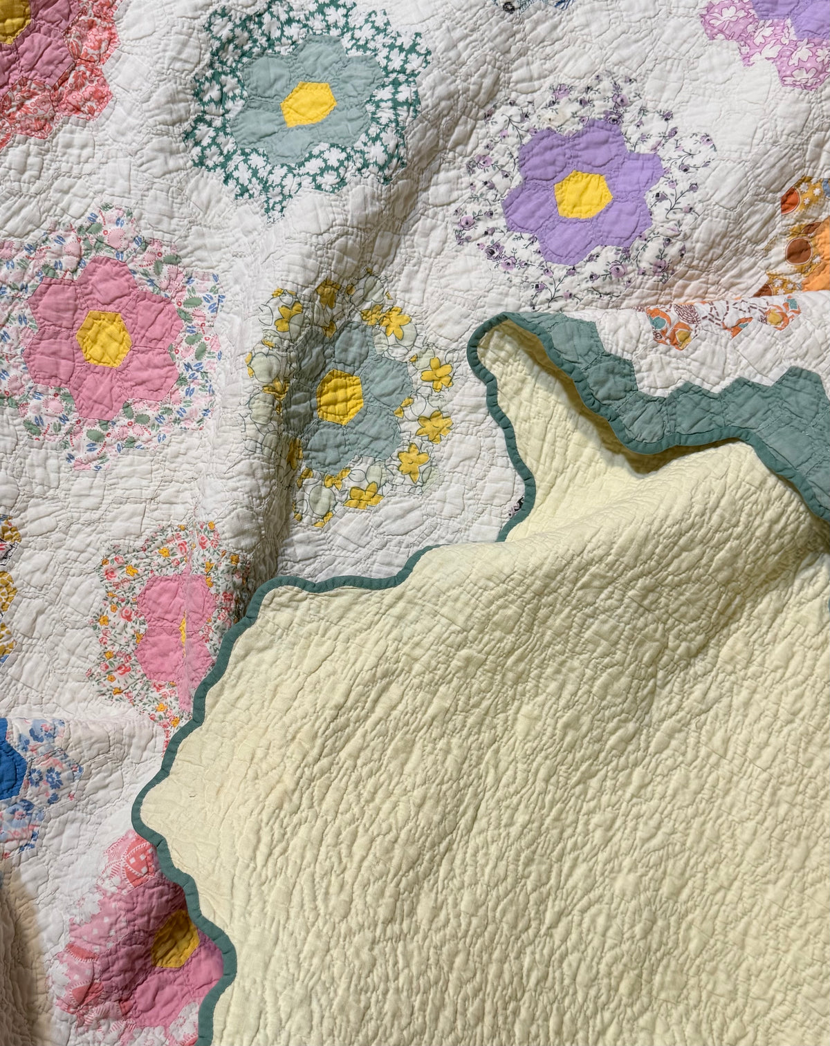 Colorful Grannies Flower Garden Quilt