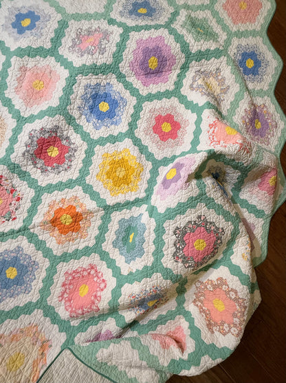 Grannies Flower Garden Quilt with Green Path