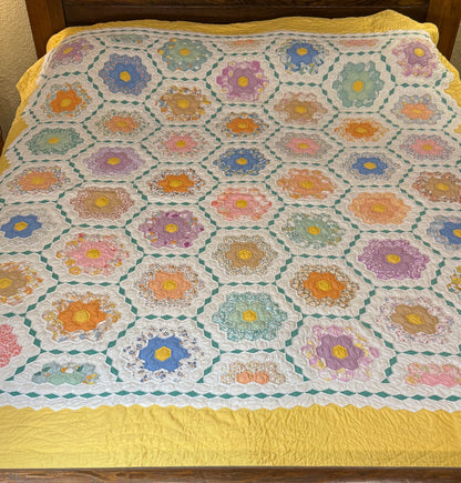 Colorful Grannies Flower Garden Quilt