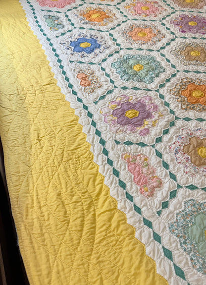 Colorful Grannies Flower Garden Quilt