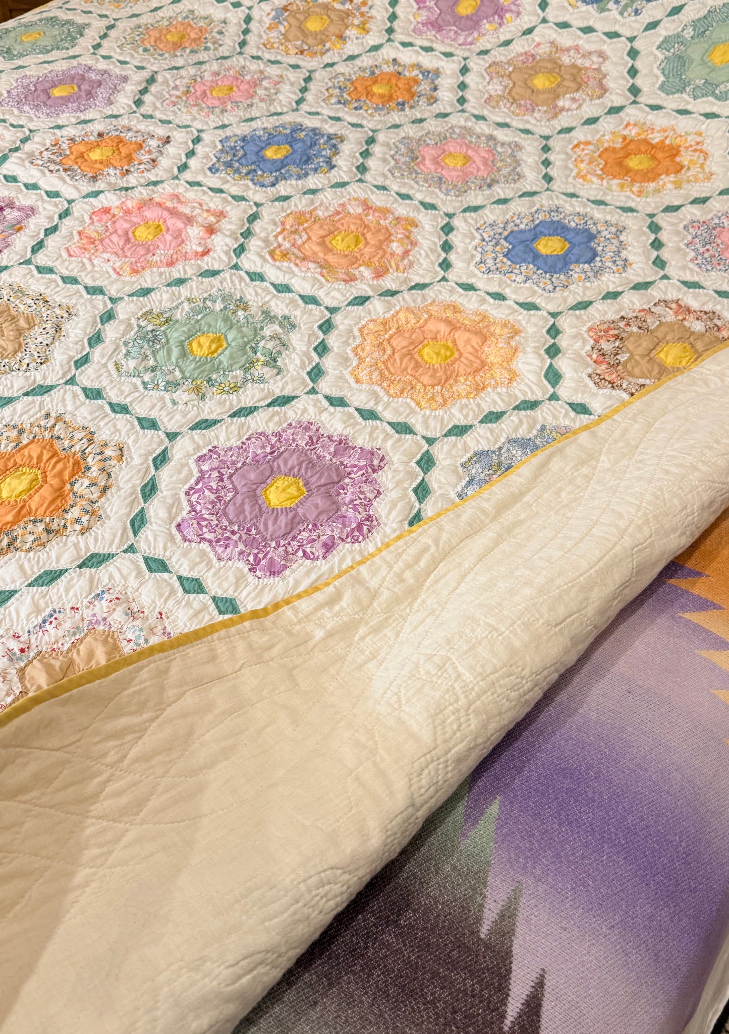 Colorful Grannies Flower Garden Quilt