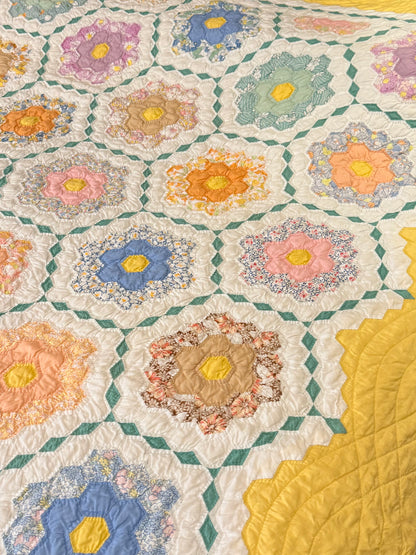 Colorful Grannies Flower Garden Quilt