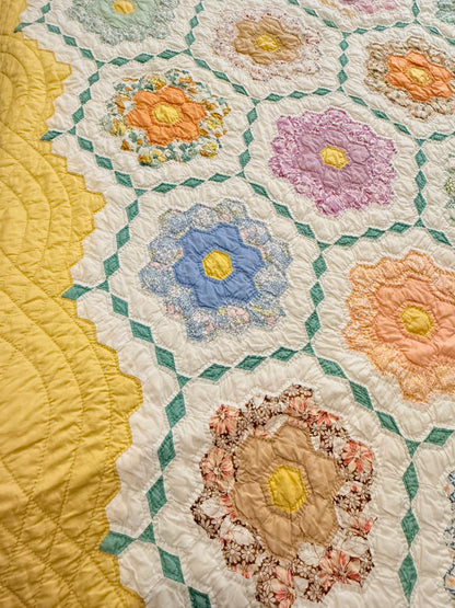 Colorful Grannies Flower Garden Quilt