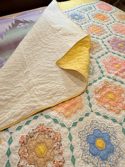 Colorful Grannies Flower Garden Quilt