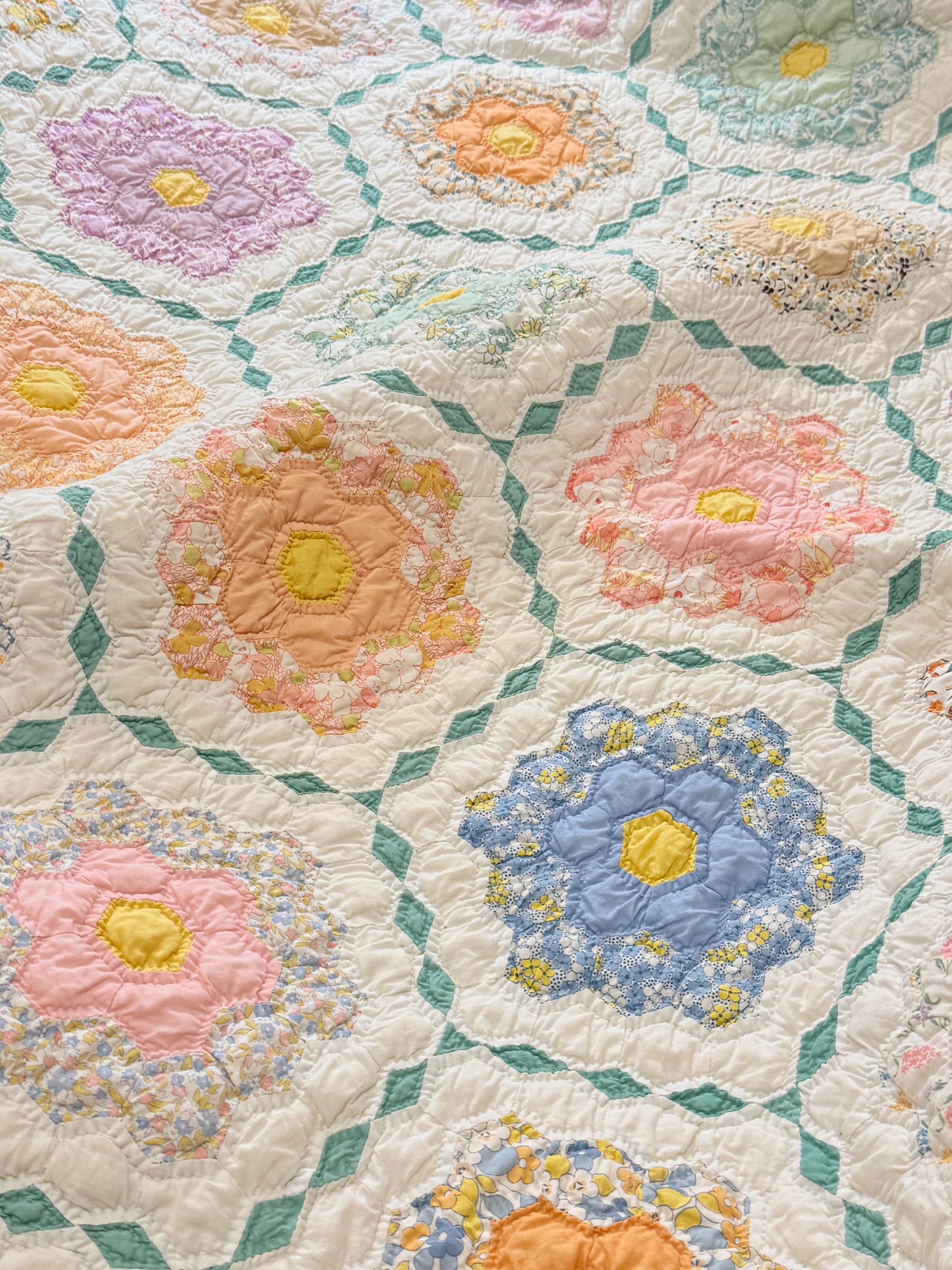 Colorful Grannies Flower Garden Quilt