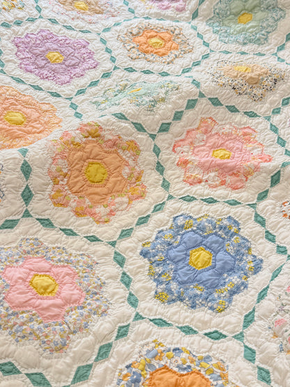 Colorful Grannies Flower Garden Quilt