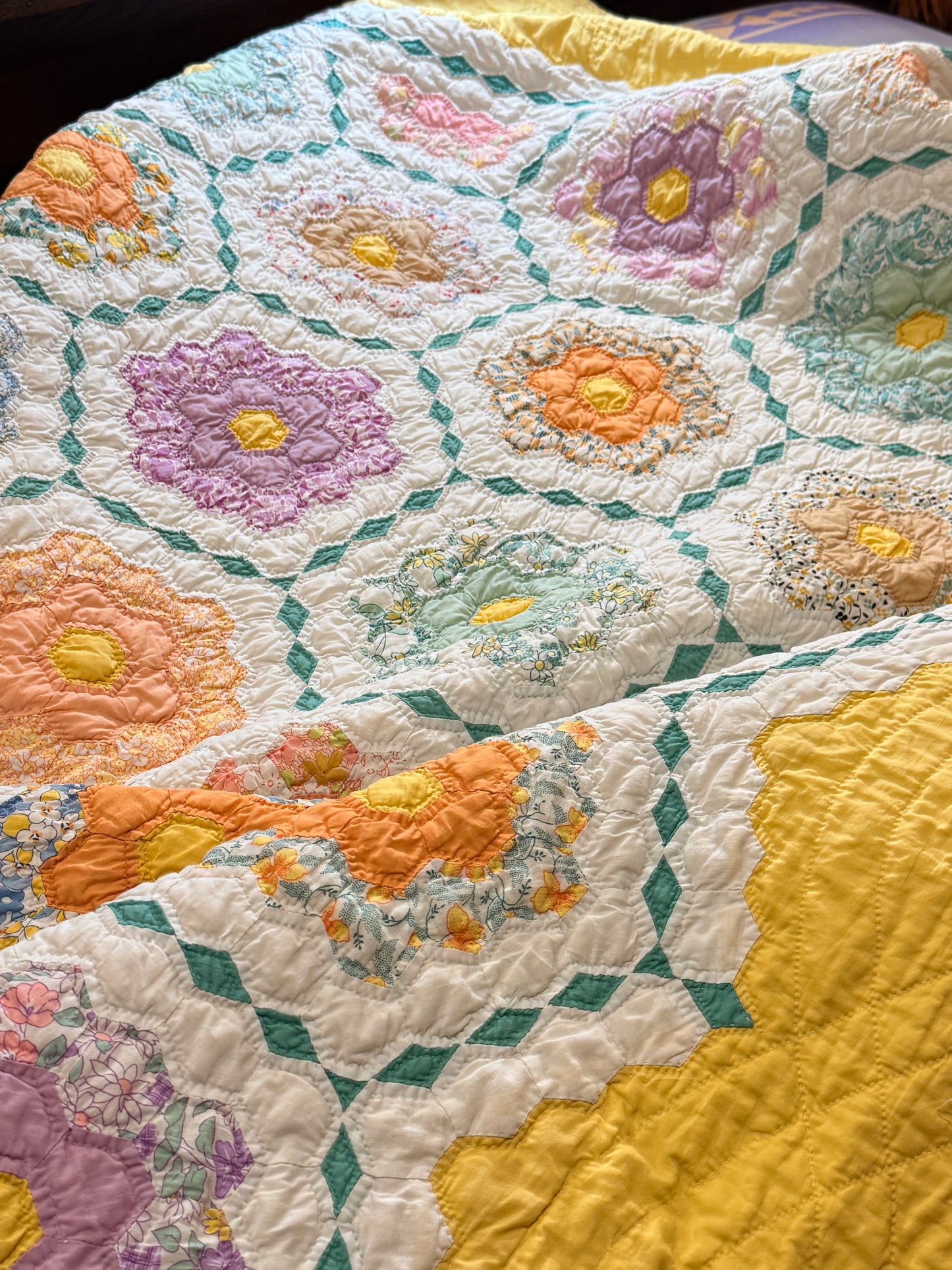 Colorful Grannies Flower Garden Quilt