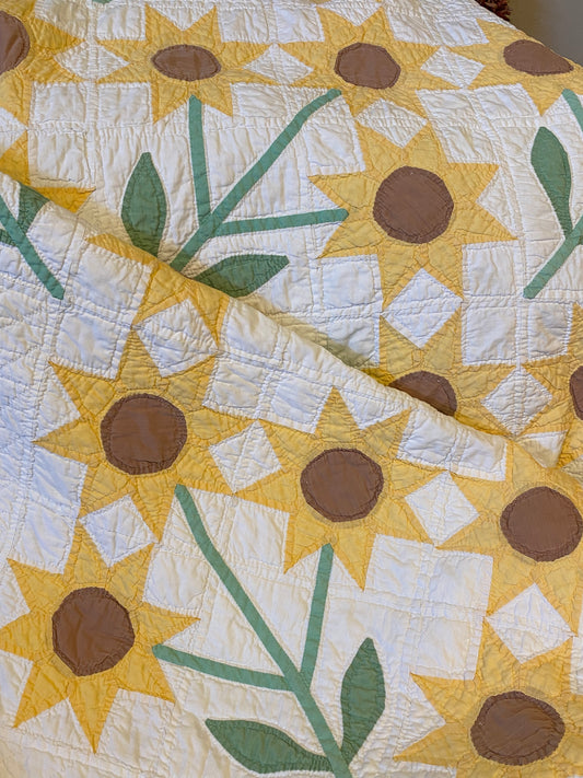 Triple Sunflowers Quilt