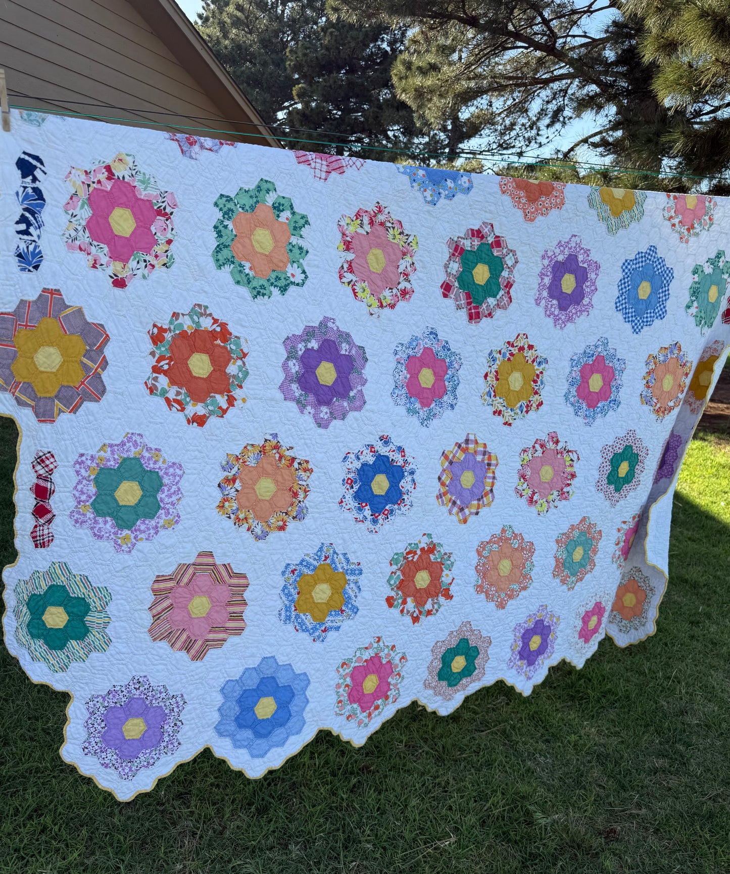 1930’s Grannies Flower Garden Quilt