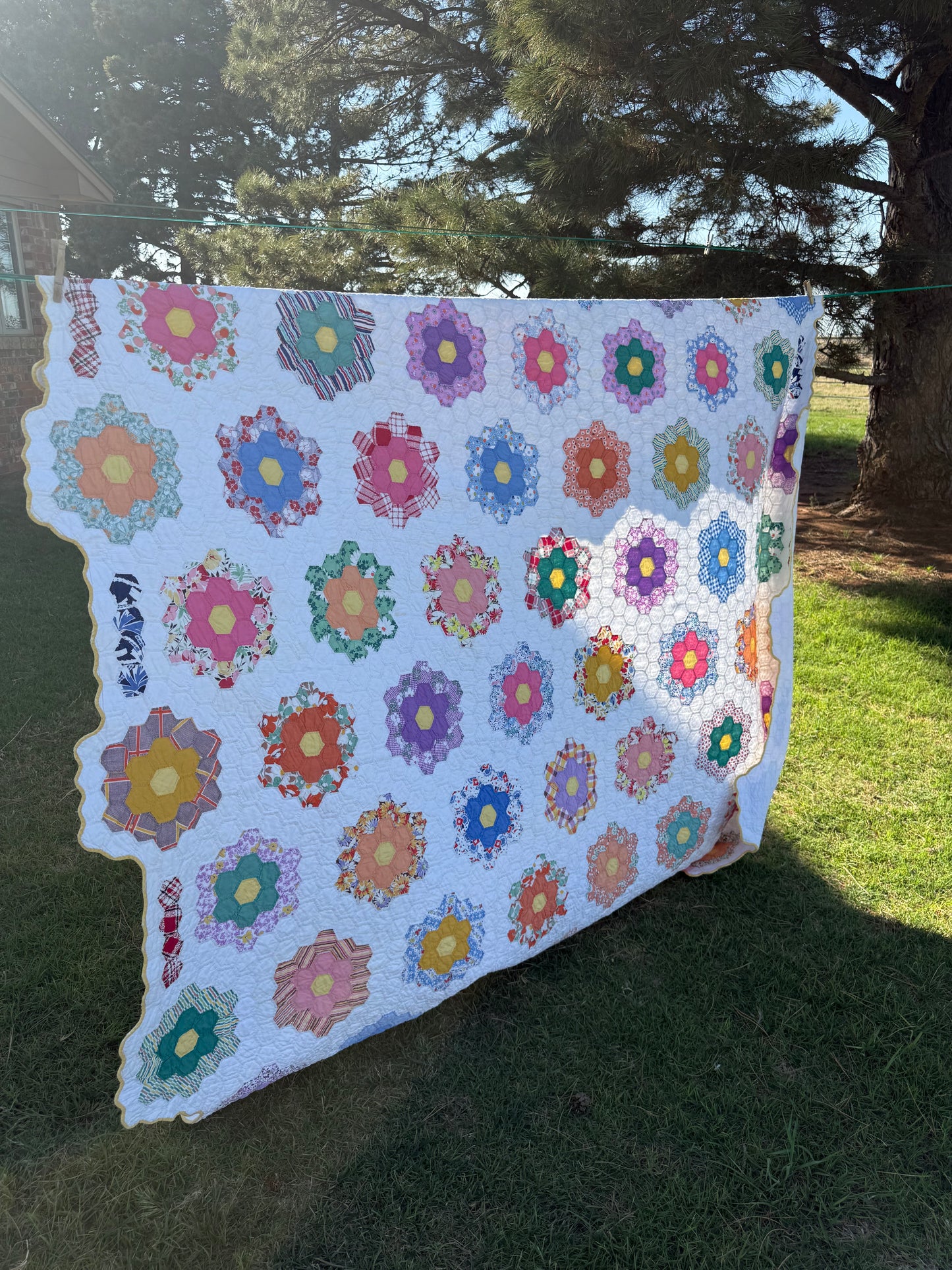 1930’s Grannies Flower Garden Quilt