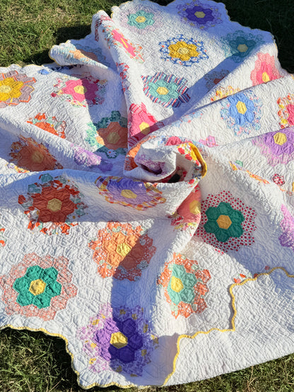 1930’s Grannies Flower Garden Quilt