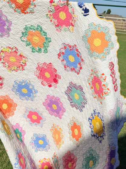 1930’s Grannies Flower Garden Quilt